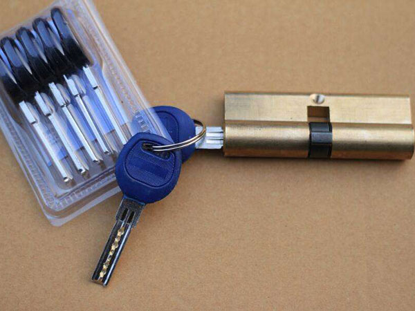 青島上門換鎖公司